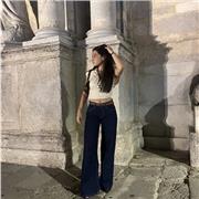 Estudiante con conocimientos avanzados en distintos idiomas, entusiasta y trabajadora, imparte clases de ampliación o refuerzo.